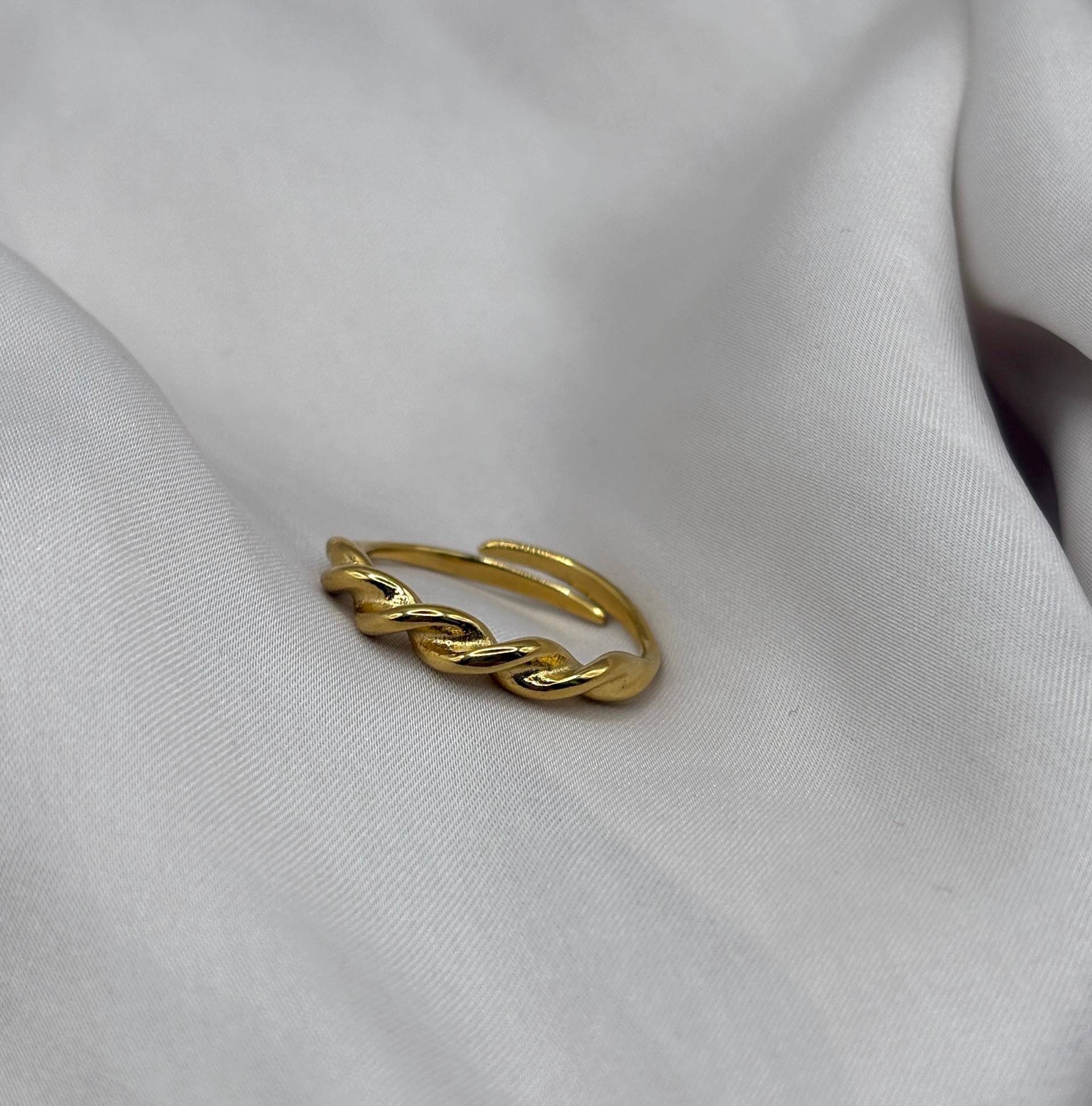 Atelierfadenwerk - Fine Twist Edelstahlring Statementring Geschenkidee Für Sie Atelierfadenwerk - Fine Twist Edelstahlring Statementring Geschenkidee Für Sie von AtelierFadenwerk