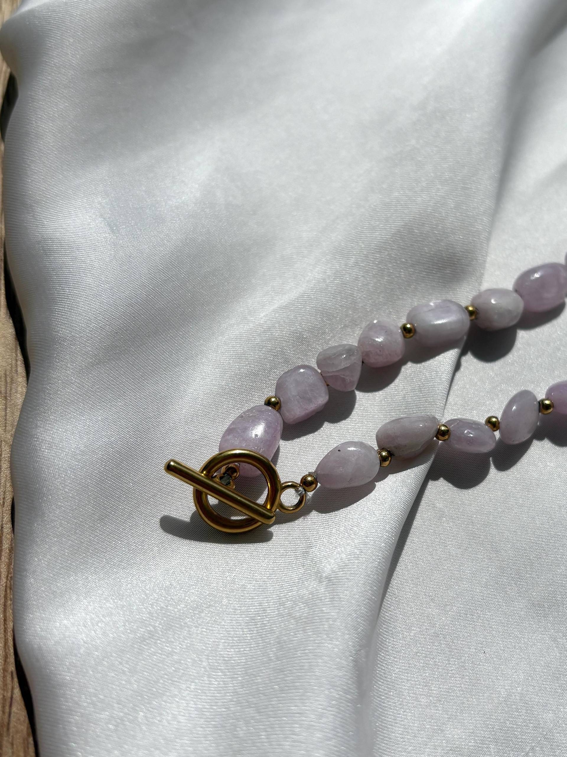 Atelierfadenwerk - Luna Perlenkette Geschenkidee Atelierfadenwerk - Luna Perlenkette Geschenkidee von AtelierFadenwerk