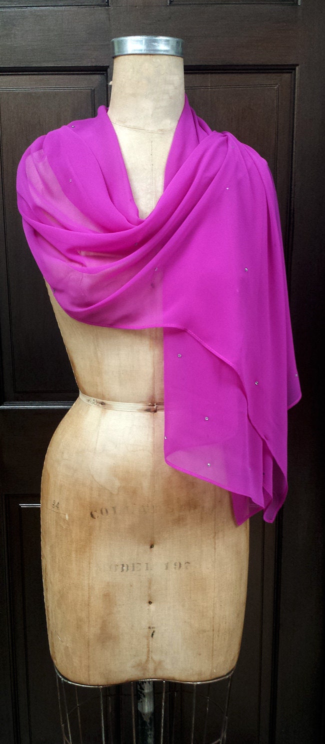 Chiffon Schal Wickeltuch Fuchsia Mit Glitzersteinen Chiffon Schal Wickeltuch Fuchsia Mit Glitzersteinen von AtelierFavorite
