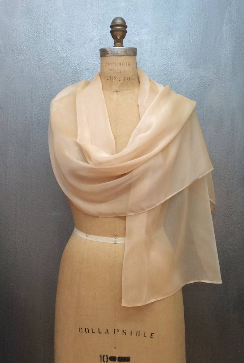 Chiffon Xl Wickelschal, Weiß Mit Strasssteinen Chiffon Xl Wickelschal, Weiß Mit Strasssteinen von AtelierFavorite