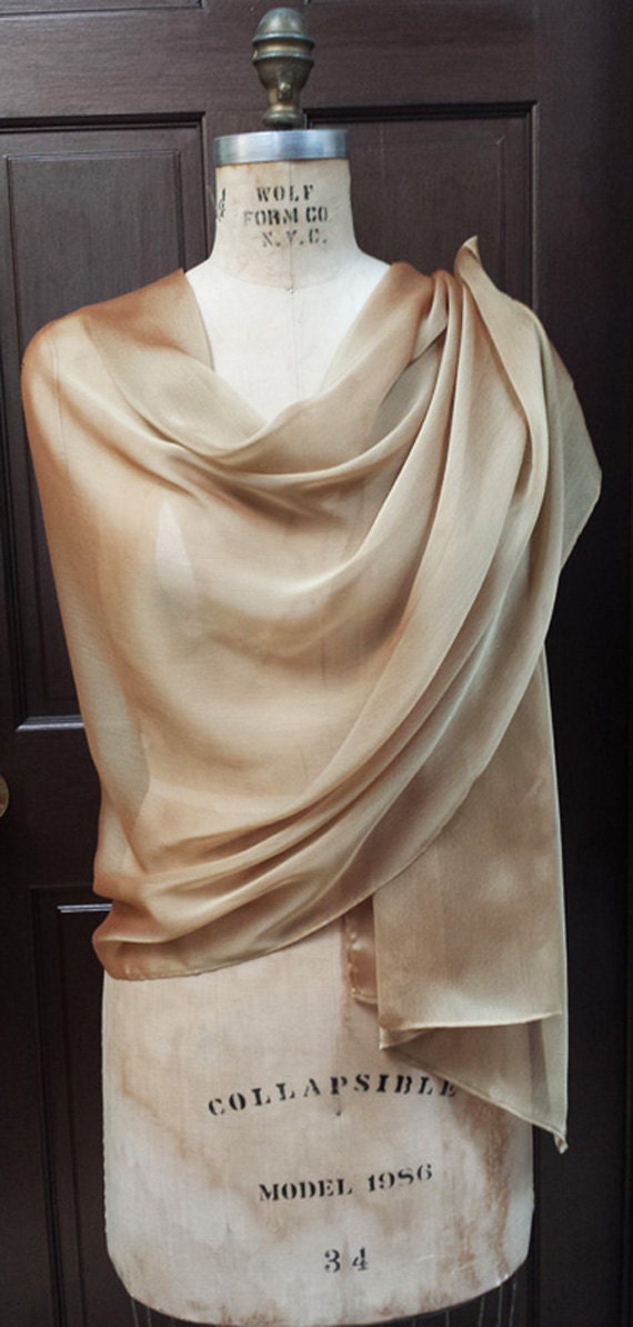 Gold Chiffon Schal Wickeltuch Mit Strasssteinen Gold Chiffon Schal Wickeltuch Mit Strasssteinen von AtelierFavorite