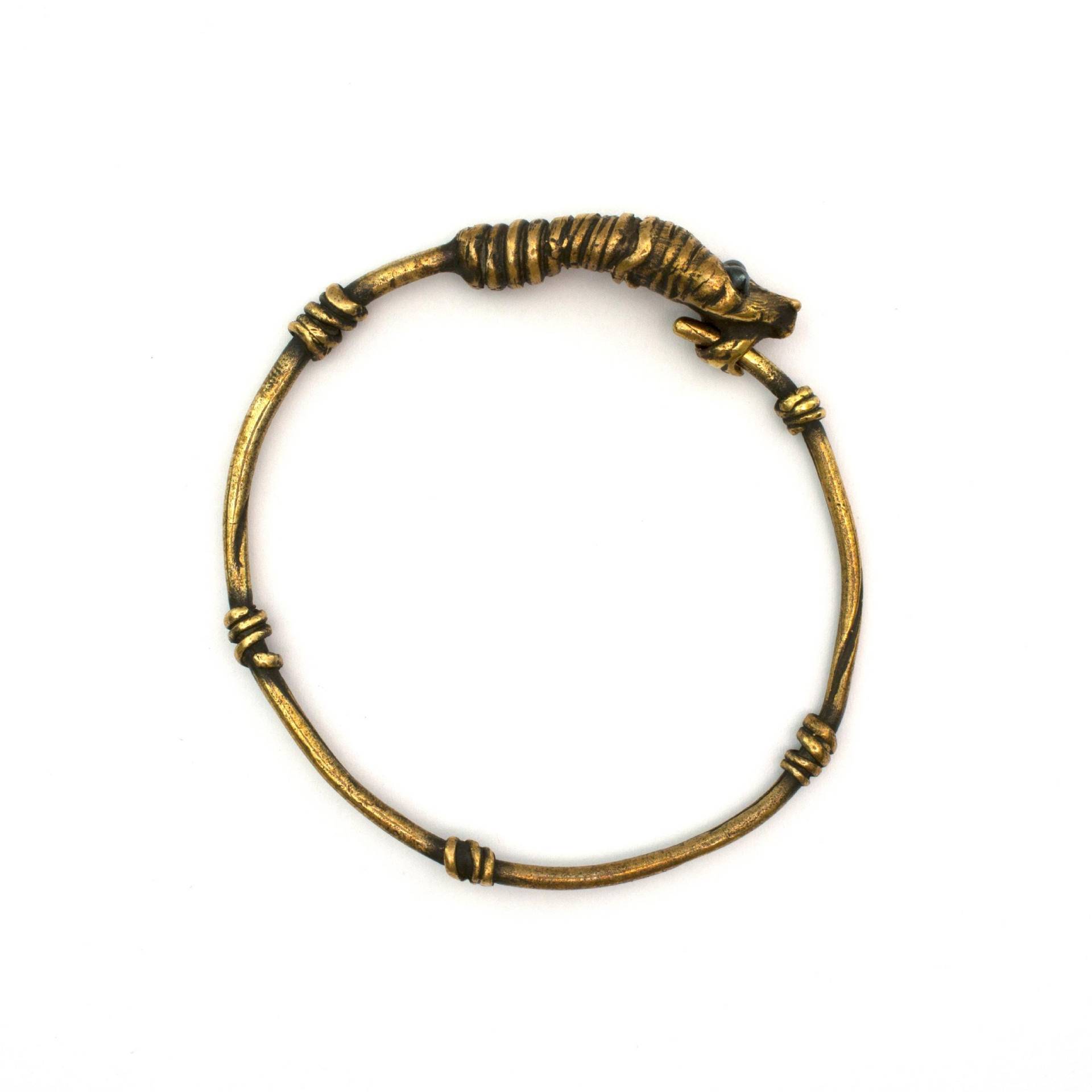 077 Regenwurm Bronze-Armband Mit Hämatit Von Vojtěška Vlèková von AtelierJaromira