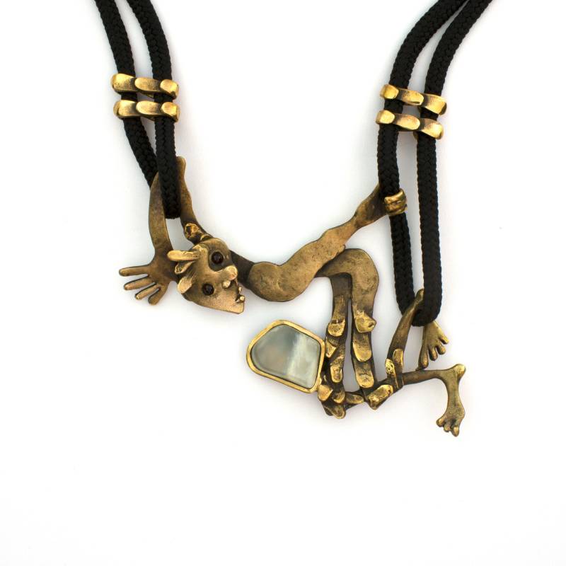 196 Computer Virus Bronze Halskette Mit Mondstein Von Vojtěška Vlèková von AtelierJaromira