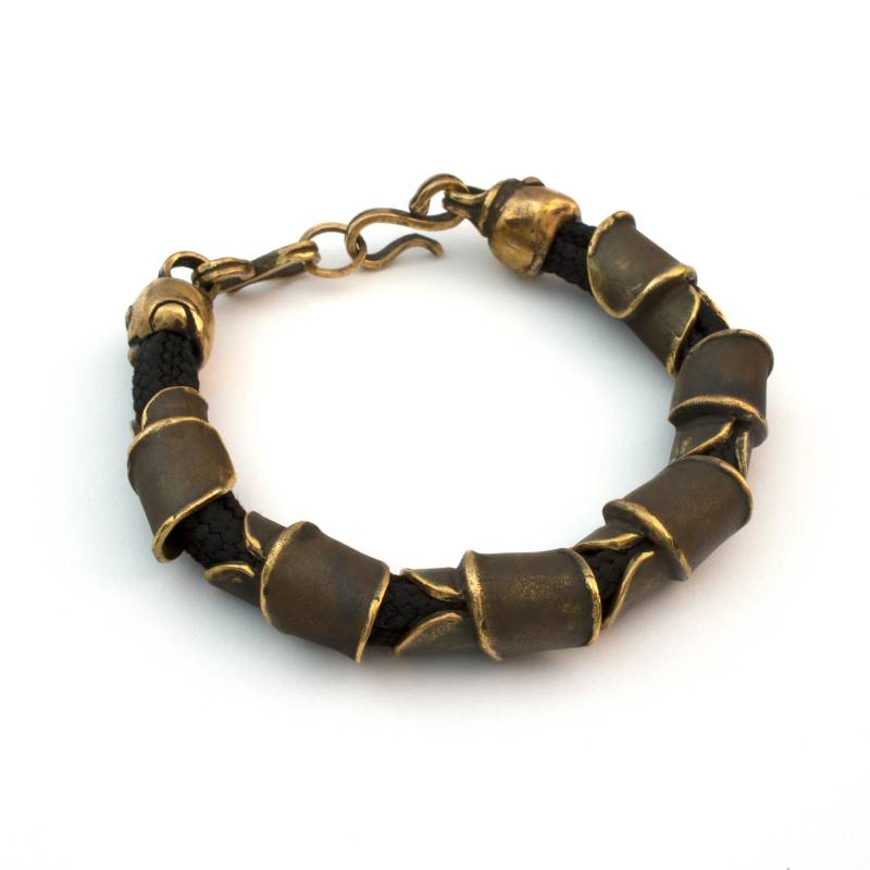 334 Pavise-style Bronze-Armband Von Vojtěška Vlèková 334 Pavise-style Bronze-Armband Von Vojtěška Vlèková von AtelierJaromira