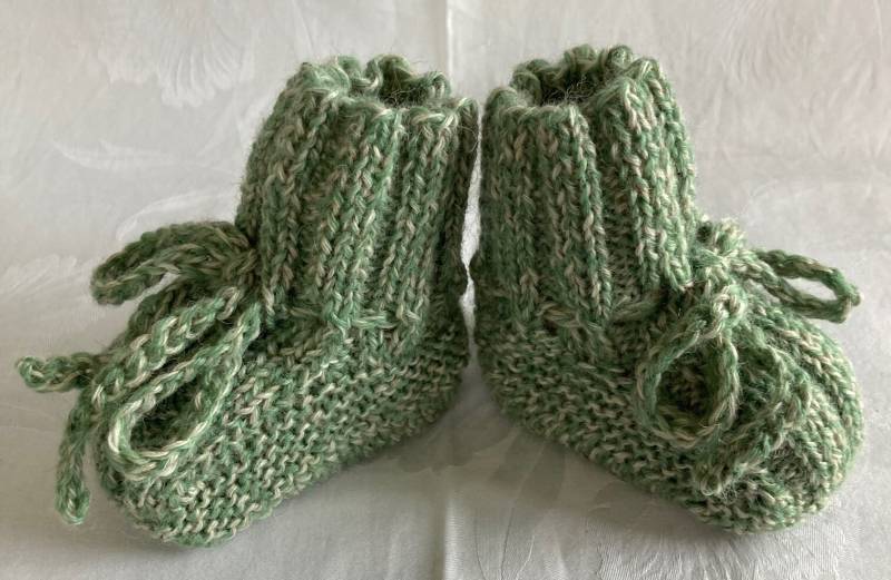 Babyschuhe, Babysöckchen, Grünweiß, Unisex Babyschuhe, Babysöckchen, Grünweiß, Unisex von AtelierKammikatze