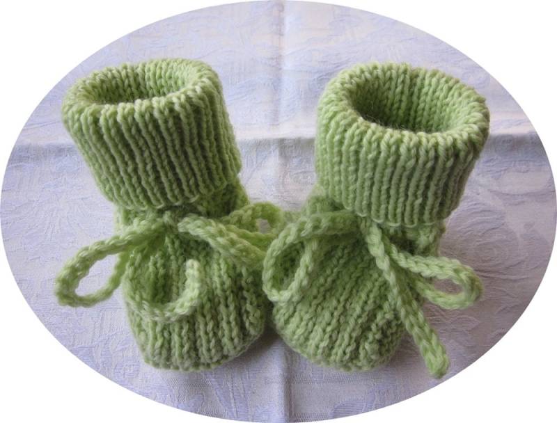 Babystiefelchen, Babysöckchen "Frühling" von AtelierKammikatze