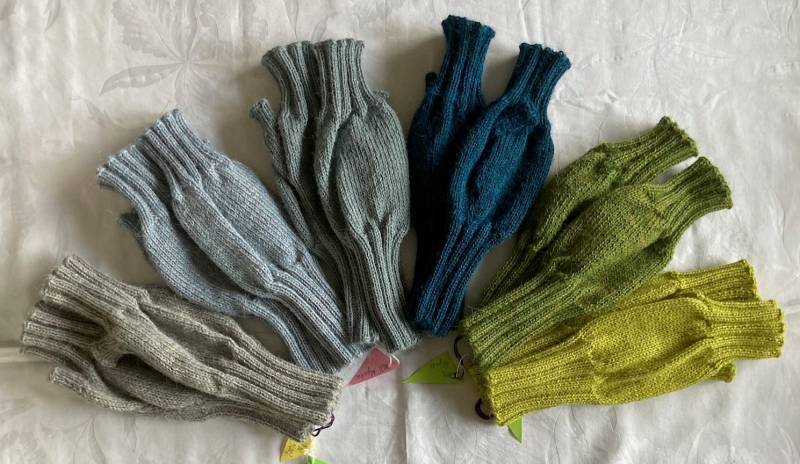 Fingerlose Handschuhe "Robusto Color", 100% Alpaka, Die Blaugrünen von AtelierKammikatze