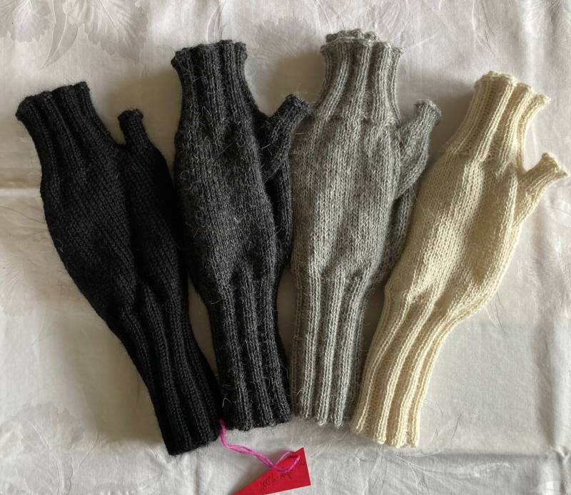 Fingerlose Handschuhe "Robusto Color", 100% Alpaka, Die Schwarzweißen von AtelierKammikatze