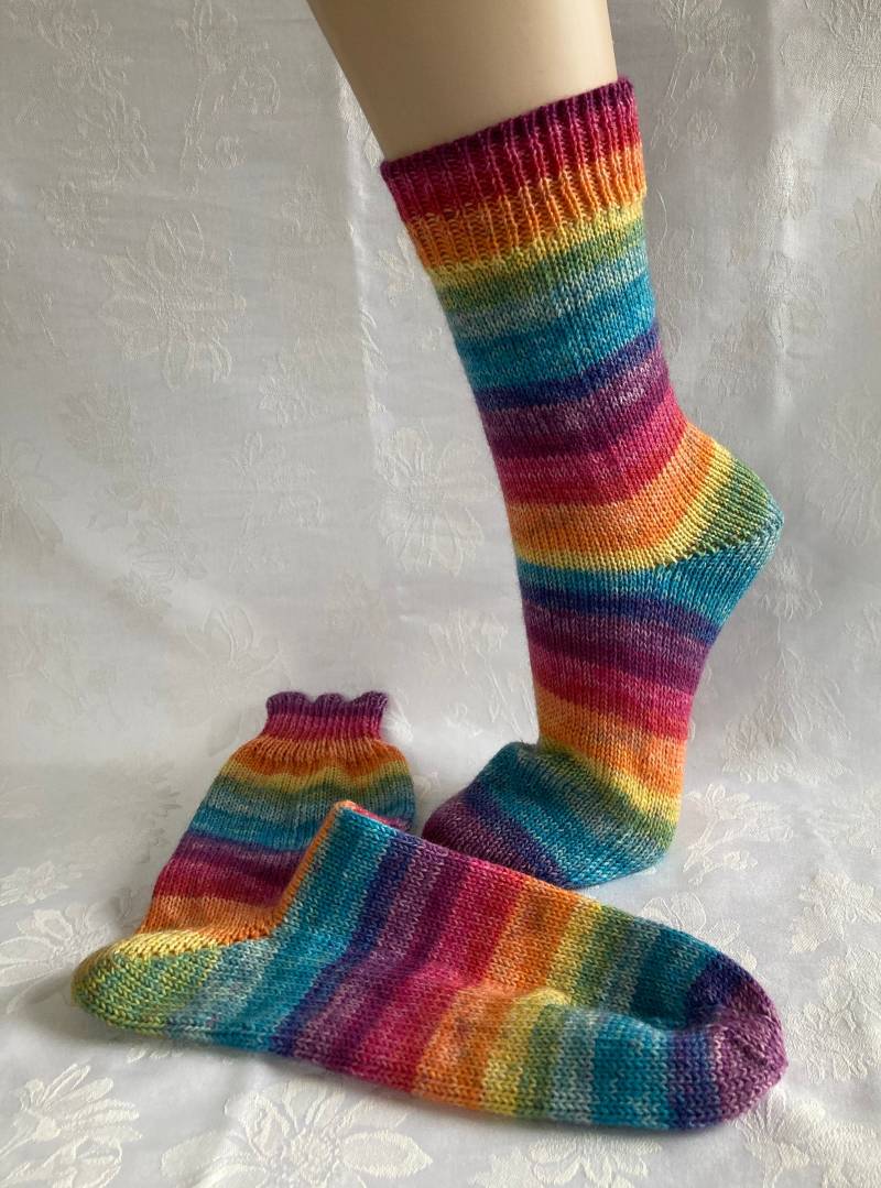 Socken "Regenbogen", Versch. Größen, Restbestand von AtelierKammikatze