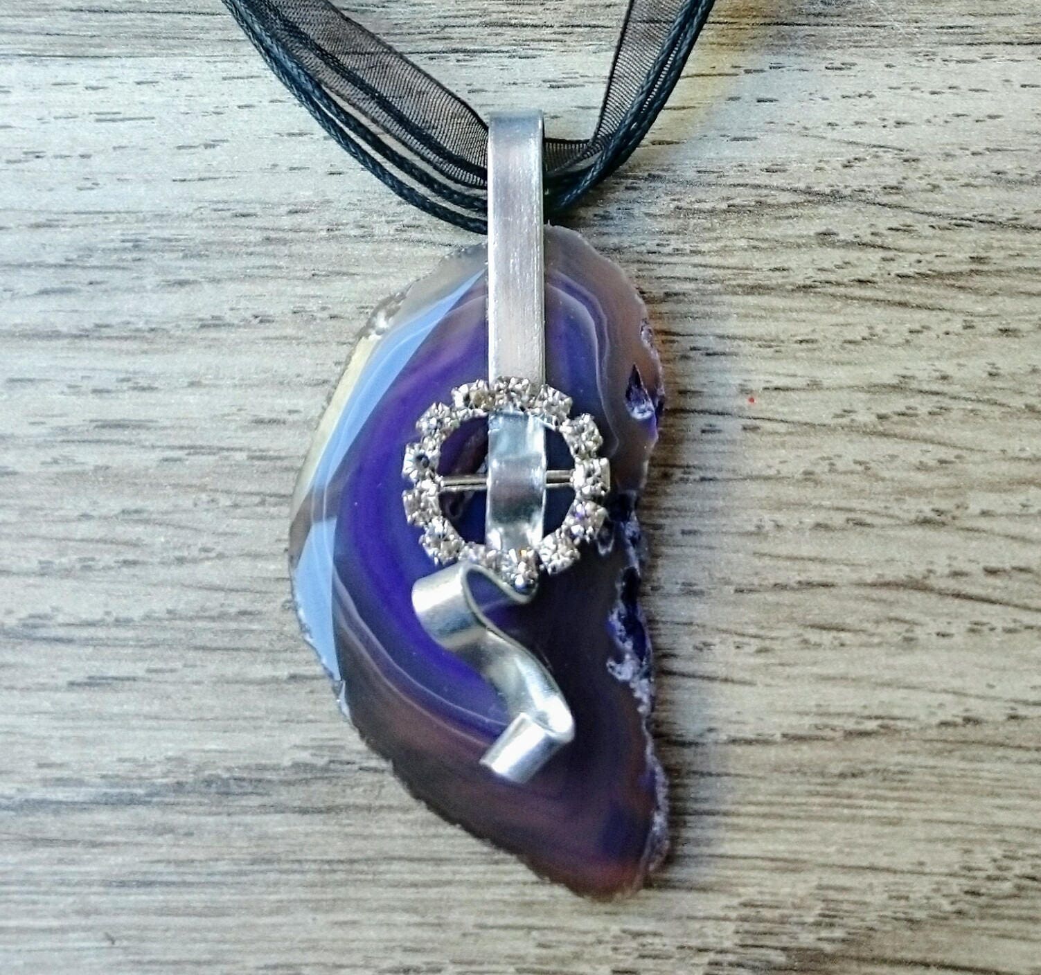 strass-Anhänger Auf Transparentem Und Violettem Achat strass-Anhänger Auf Transparentem Und Violettem Achat von AtelierKtyCreations