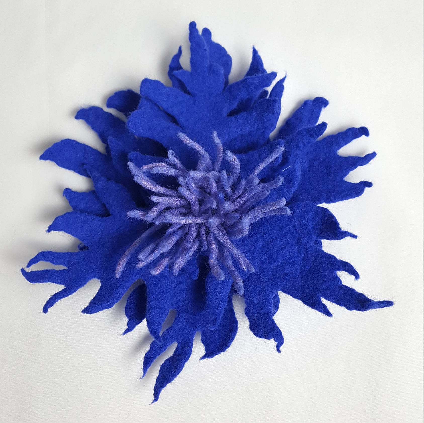 Handgemachte Blaue Blumen Brosche Einzigartiges Textil Accessoire Handgemachte Blaue Blumen Brosche Einzigartiges Textil Accessoire von AtelierLenaOM