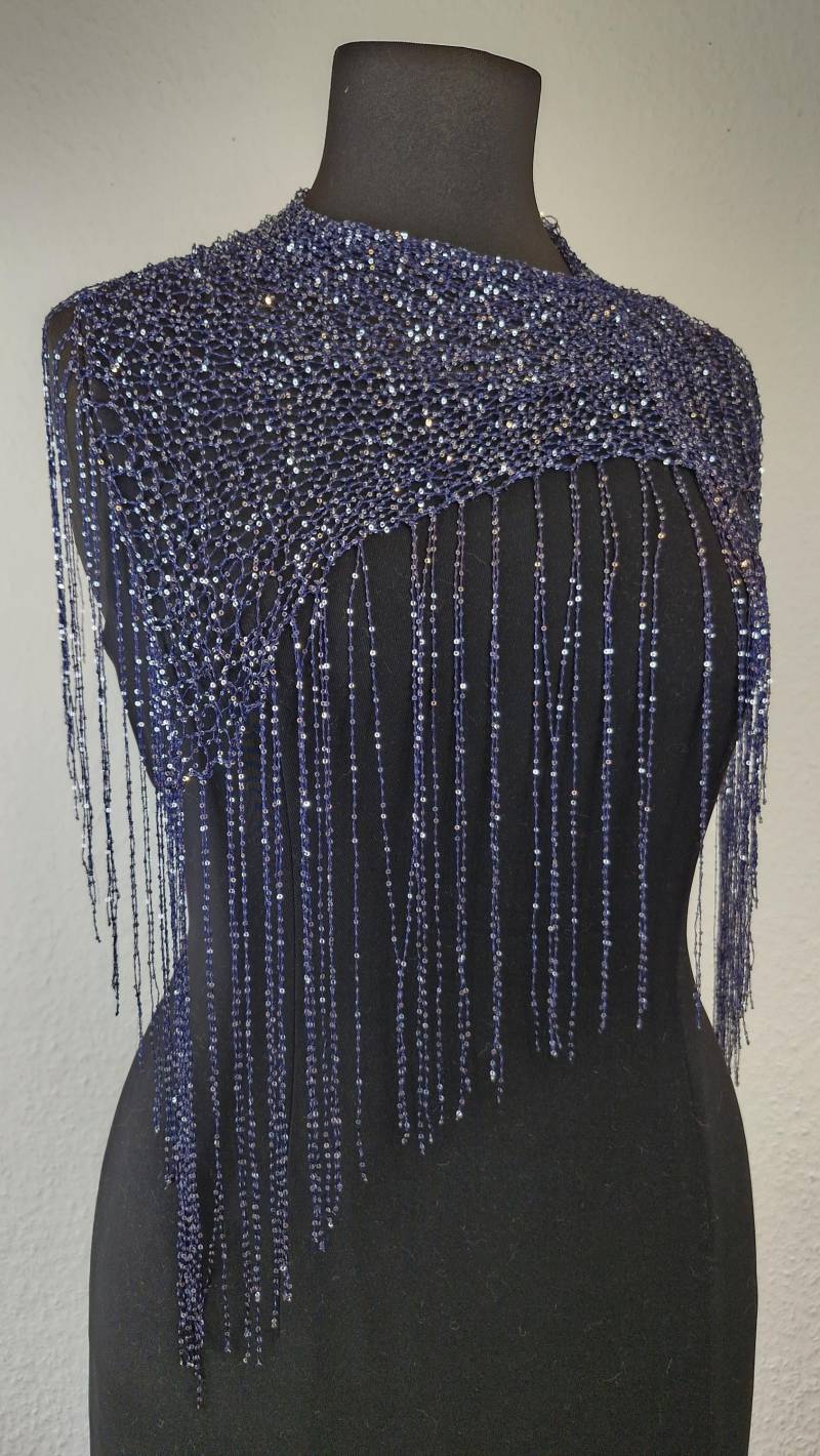 Handgestricktes Pailletten Halstuch Royal Blauer Funkelnder Schal von AtelierLenaOM