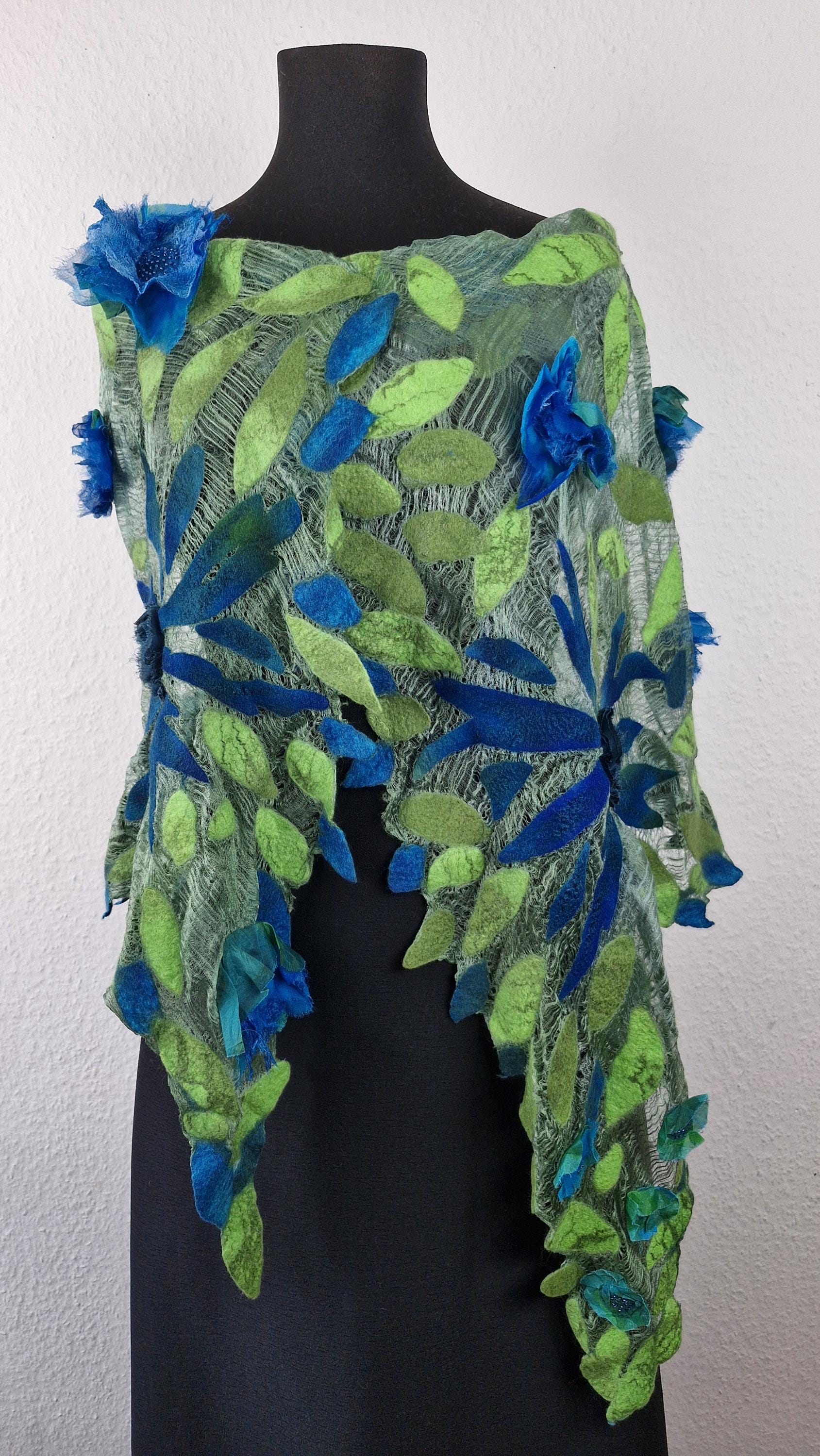 Nuno Filzschal Blauer Smaragd Boho Schal von AtelierLenaOM