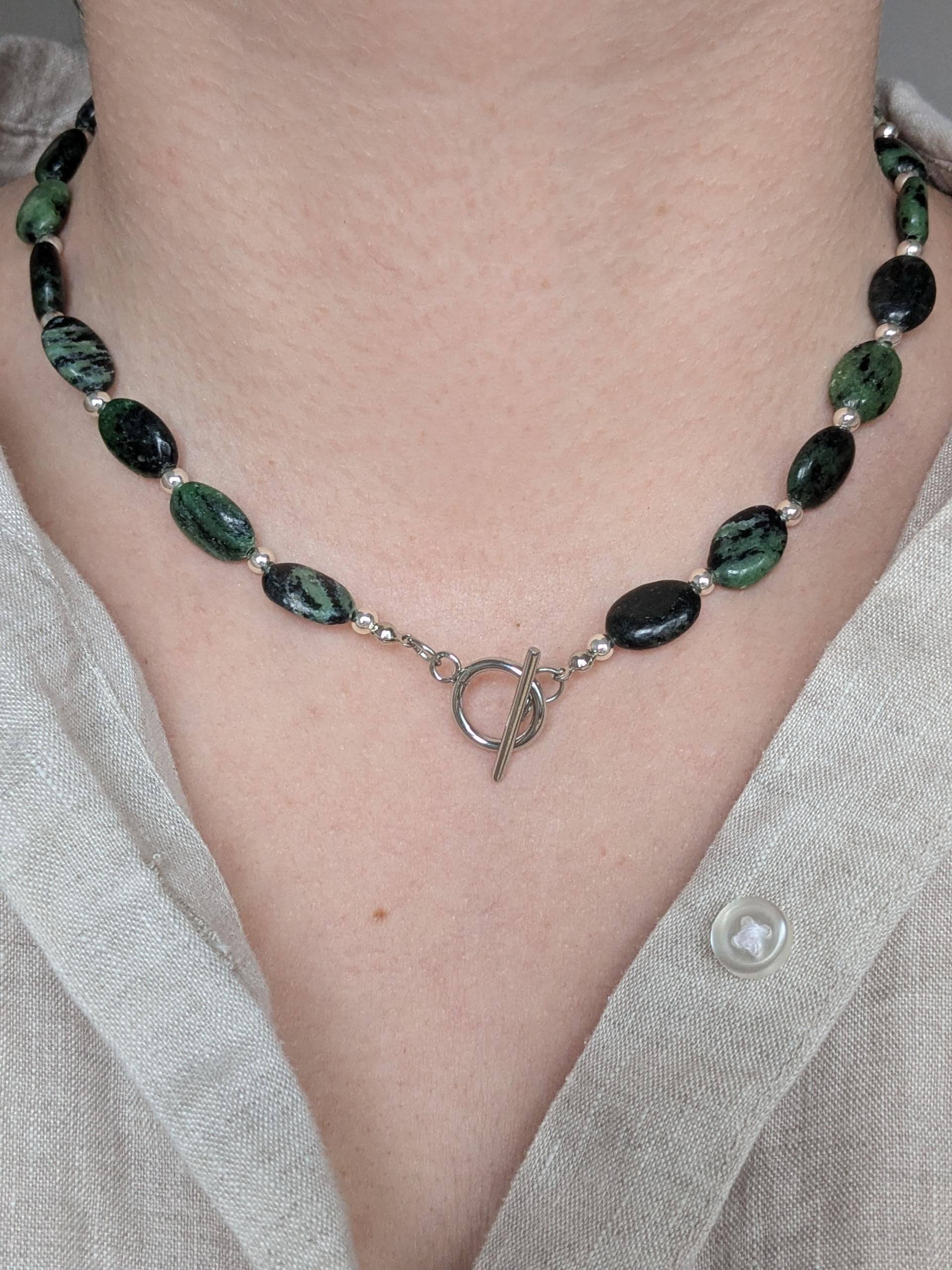 Ivy - Green Oval Gemstone Necklace With Natural Zoisite Rubie & Gold Or Silver Accent Beads, Toggle Clasp, Autumn Jewelry, Handmade Ivy - Green Oval Gemstone Necklace With Natural Zoisite Rubie & Gold Or Silver Accent Beads, Toggle Clasp, Autumn Jewelry, Handmade von AtelierLuanle