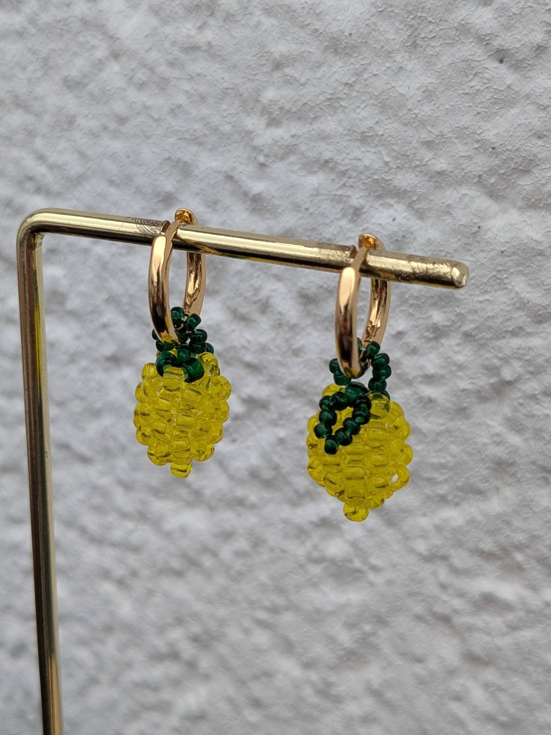 Lemon Earrings - Beaded Fruit Hoops Yellow Lemon Charm Handmade Summer Jewelry Gold Or Silver Creoles von AtelierLuanle