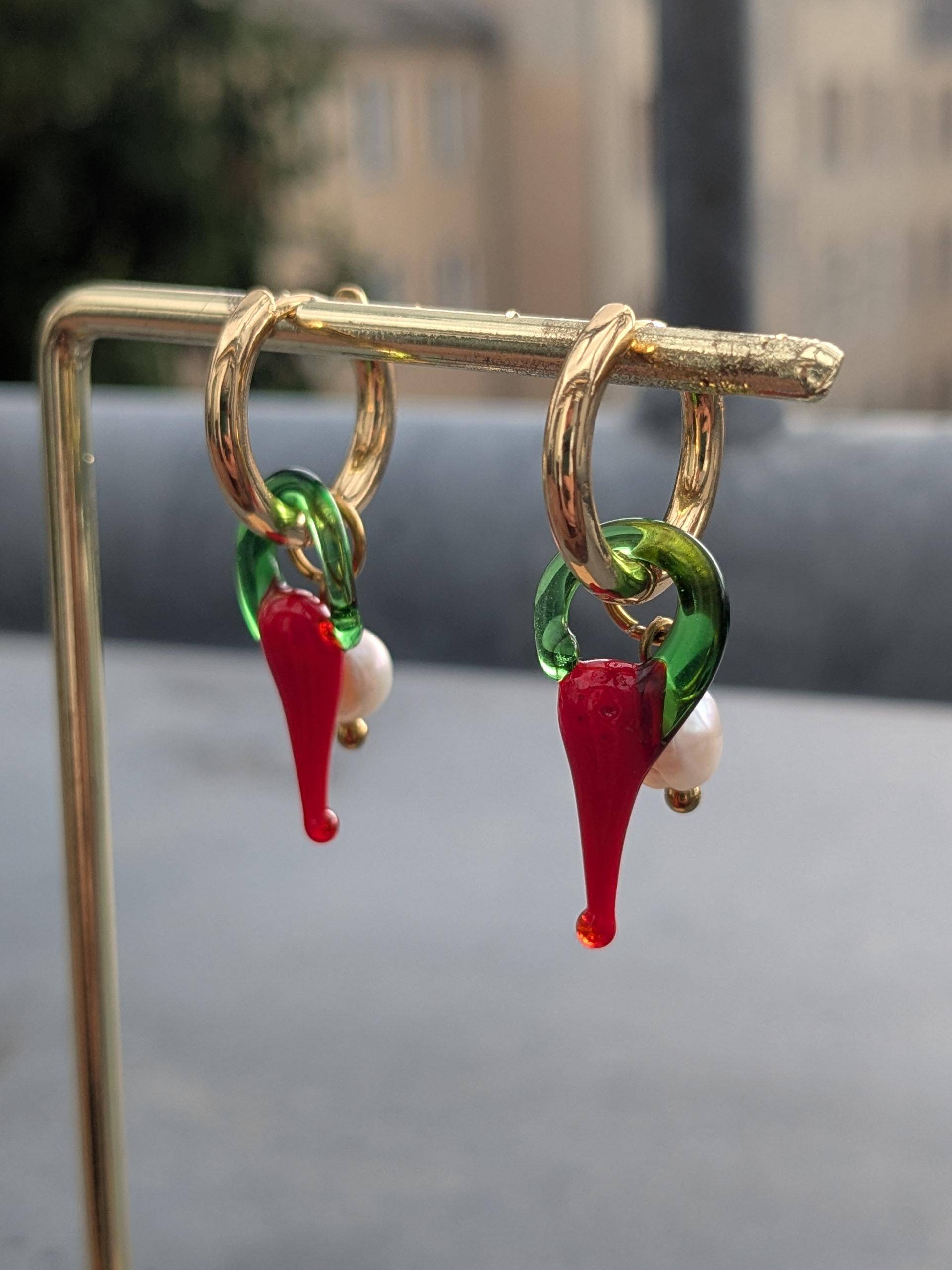 Lucia Earrings - Glass Chilli & Freshwater Pearl Hoop Bold Handmade Jewelry Spicy Gold Hoops Statement Gift For Her Lucia Earrings - Glass Chilli & Freshwater Pearl Hoop Bold Handmade Jewelry Spicy Gold Hoops Statement Gift For Her von AtelierLuanle
