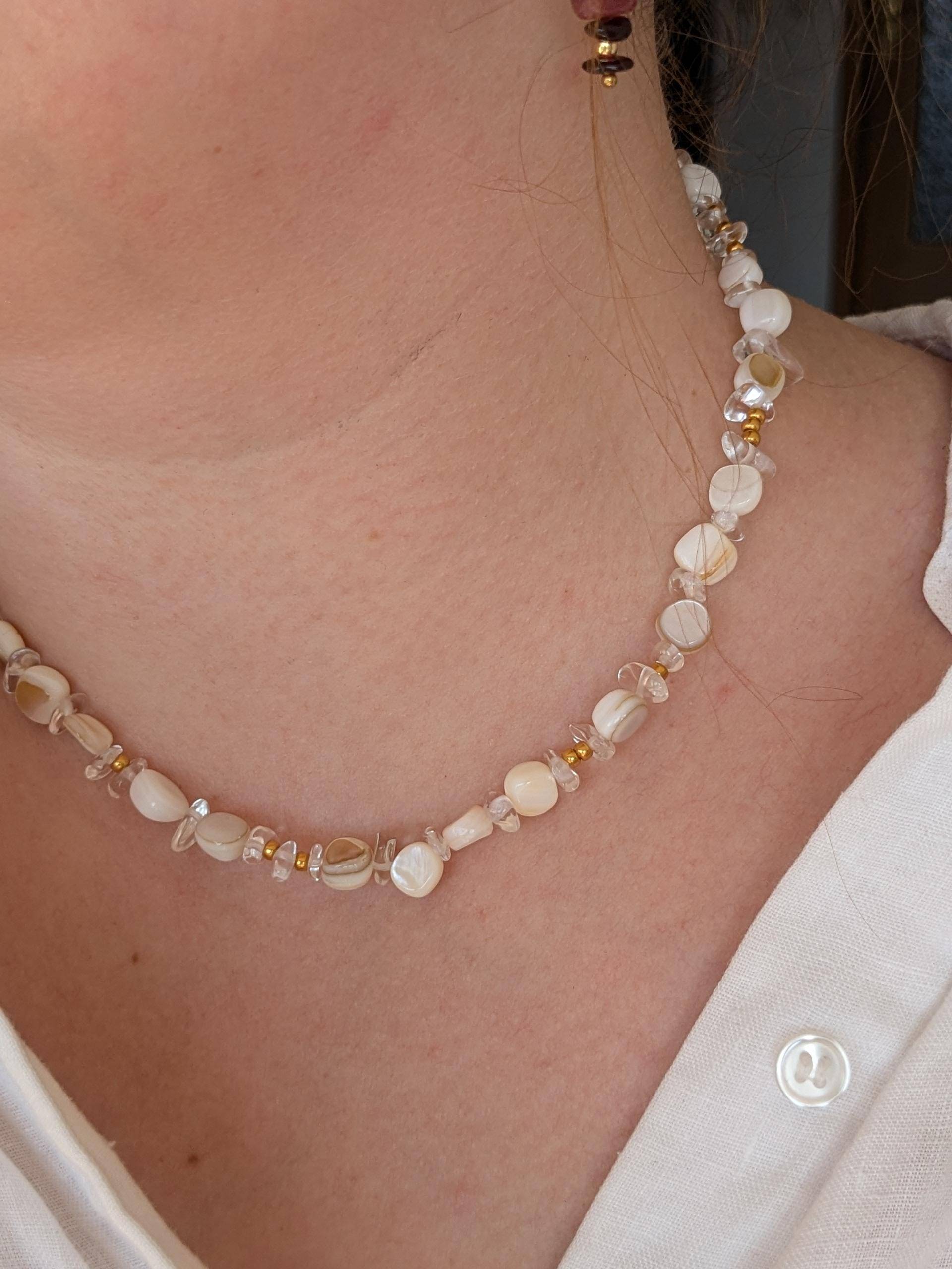Lunara - White Gemstone Necklace With Shells & Crystal Beachy Boho Handmade Beaded Jewelry Lunara - White Gemstone Necklace With Shells & Crystal Beachy Boho Handmade Beaded Jewelry von AtelierLuanle