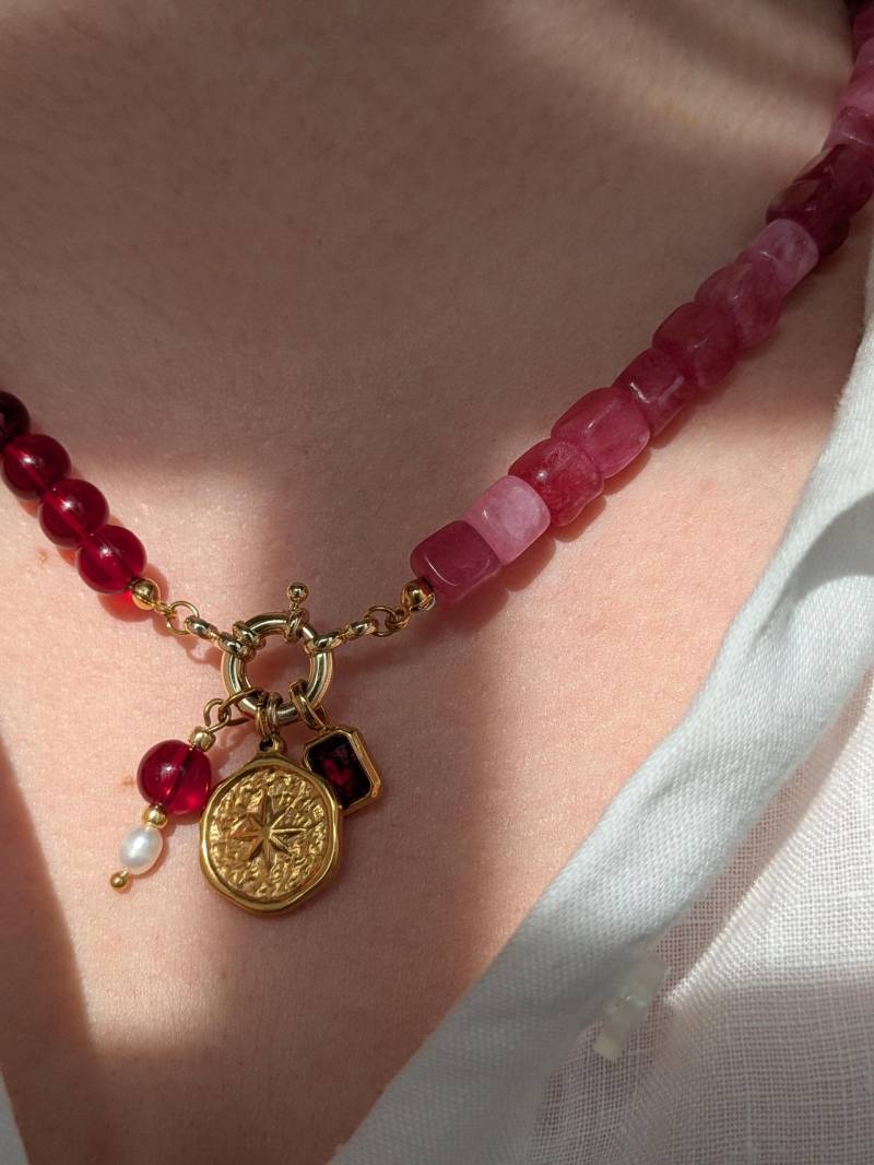 Ruby - Burgundy Red Glass & Pink Gemstone Beaded Necklace With Charms, Chunky Square Bead Necklace, Bold Chocker, Half And Ruby - Burgundy Red Glass & Pink Gemstone Beaded Necklace With Charms, Chunky Square Bead Necklace, Bold Chocker, Half And von AtelierLuanle