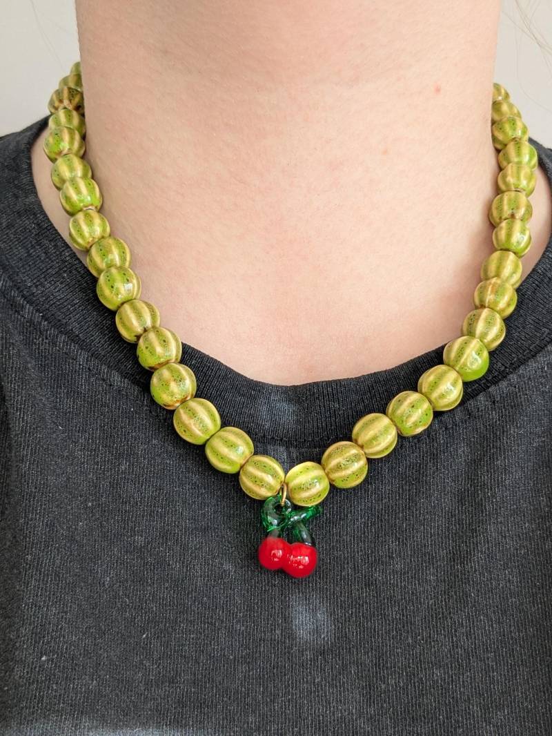 Zenora - Green Ceramic Beaded Necklace With Glass Cherry Pendant, Bold Summer Jewelry, Funky Handmade Necklace, Playful Gift Zenora - Green Ceramic Beaded Necklace With Glass Cherry Pendant, Bold Summer Jewelry, Funky Handmade Necklace, Playful Gift von AtelierLuanle