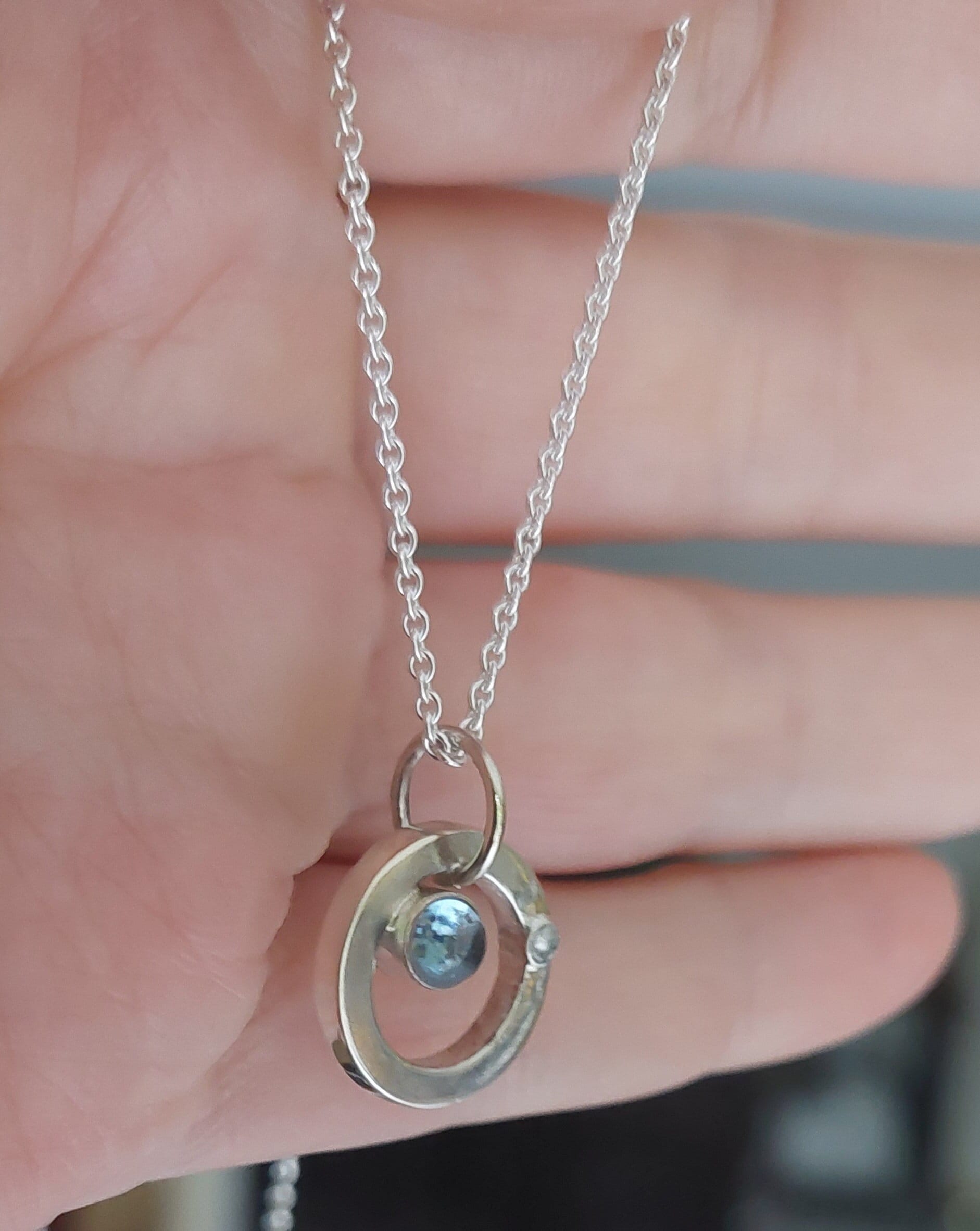 Anhänger Mit Stunde Und Minute 1001 Möglichkeit Echte Edelsteine Perlen Sternzeichen Aszendent Besonderer Zeitpunkt von AtelierMarxsen