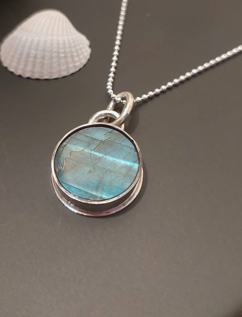 Labradorit Anhänger Silber von AtelierMarxsen