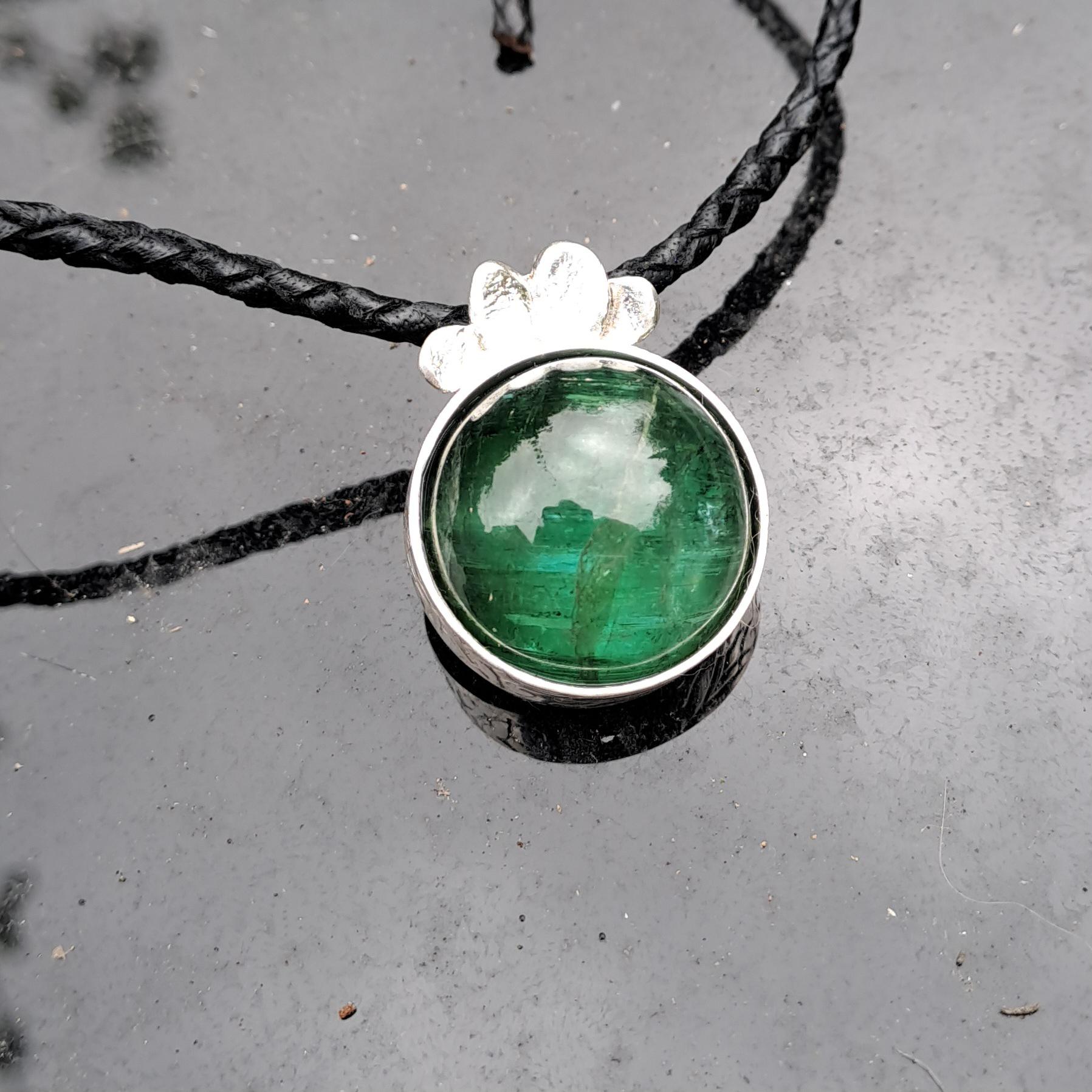 Riesiger Grünblauer Turmalin 61, 87 Ct Anhänger Silber von AtelierMarxsen