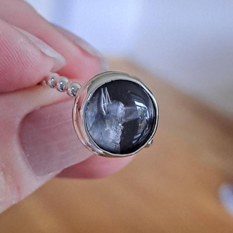 Schäferhund Malinois Ring Mit Graviertem Bergkristall Hundekopf von AtelierMarxsen