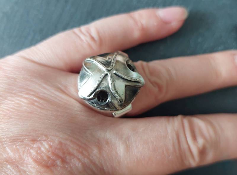 Seesternring Mit Versteckten Edelsteinen Unter Dem Drehbaren Oberteil Silber Sterlingsilber 14 Turmalinen in Verschiedenen Farben Ring von AtelierMarxsen