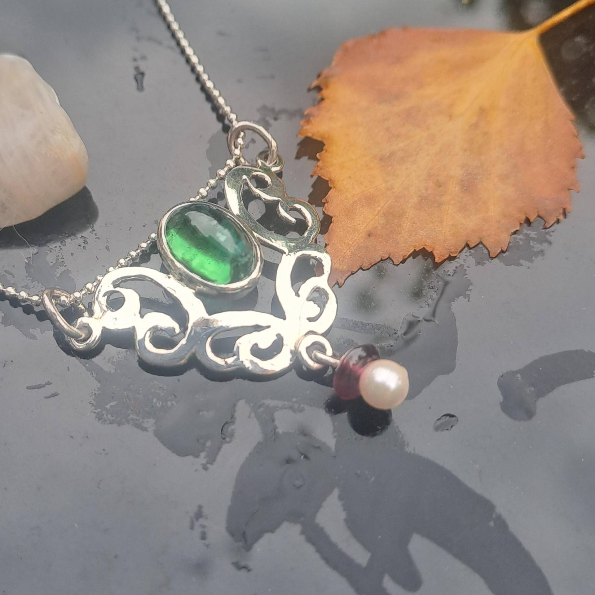 Turmalinanhänger in Sterlingsilber Mit Akoyazuchtperle von AtelierMarxsen