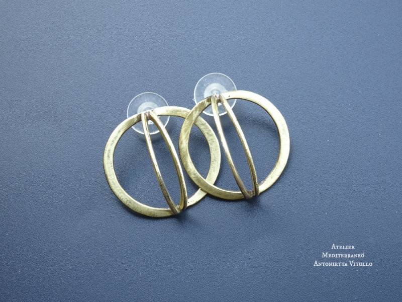 Messing Ballon Ohrringe Mit Sterling Silber Stiel Ohrstecker von AtelierMediterraneo