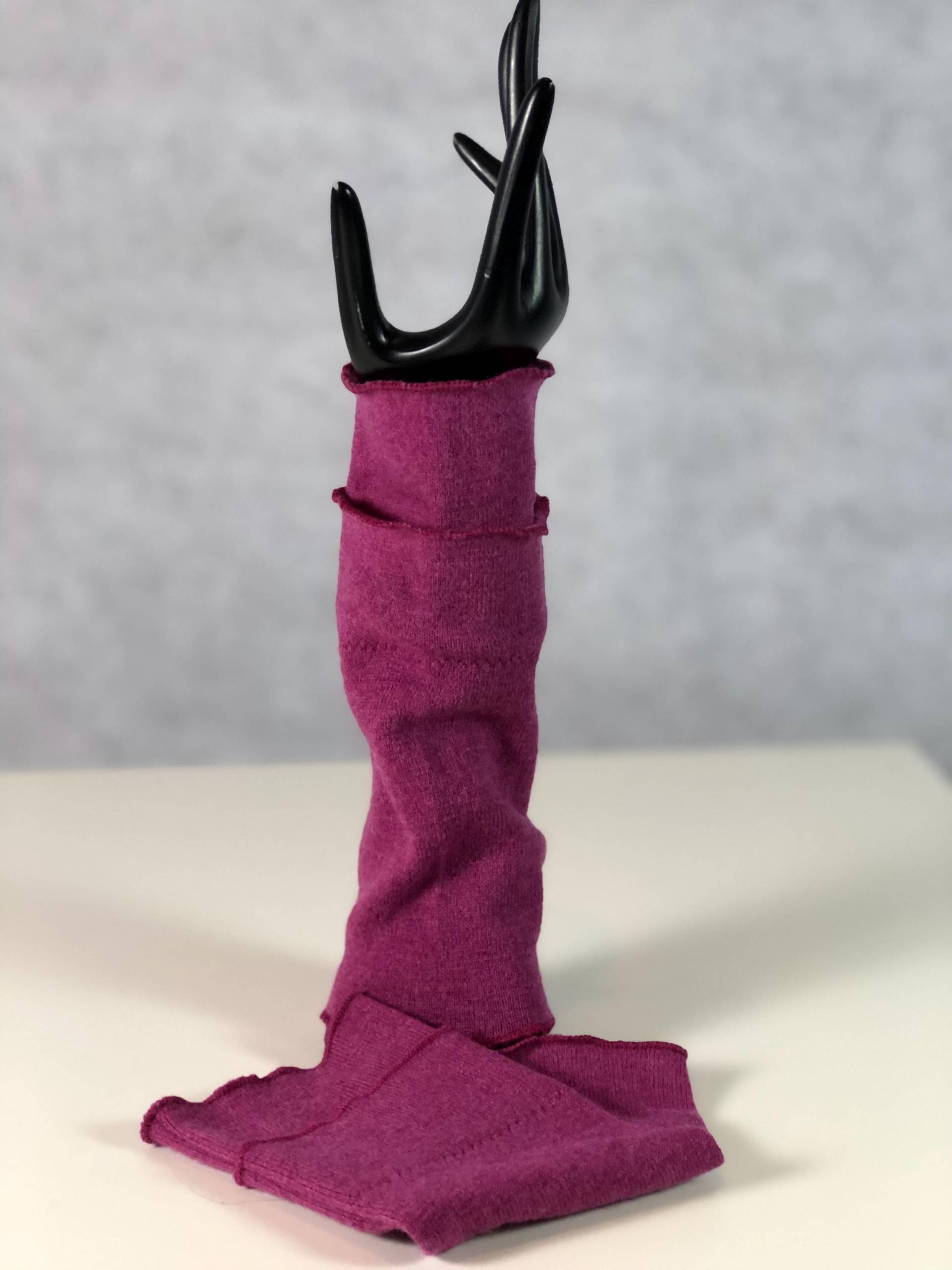 Armstulpen Mit Verstecktem Daumenloch Aus Merinowolle von AtelierMeikeThoden
