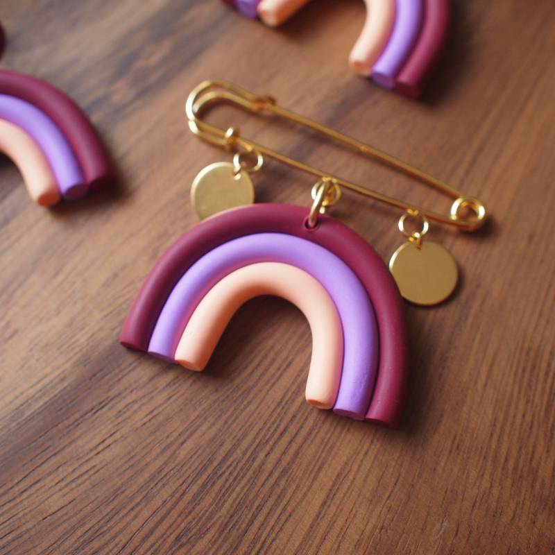 Handgemachte Polymer Clay Brosche - Boho Regenbogen Mit Nickel-Freie Messing Metall in Gold Farbe Tragbare Kunst Schmuck von AtelierPaprika