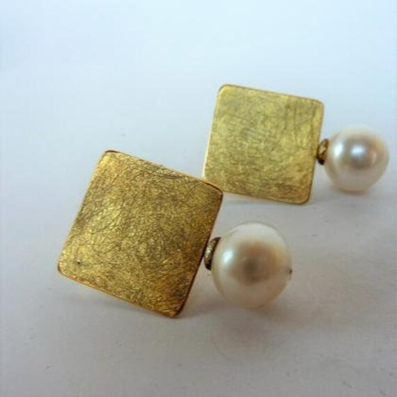 Design Ohrstecker "Quadrat" Mit Perle Design Ohrstecker "Quadrat" Mit Perle von AtelierPeiger