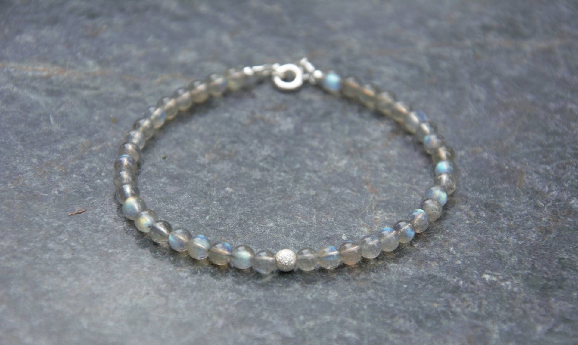 Wunderschönes Labradorit Armband in Aaa-Qualität Mit 925 Silber-Elementen Wunderschönes Labradorit Armband in Aaa-Qualität Mit 925 Silber-Elementen von AtelierPelzer