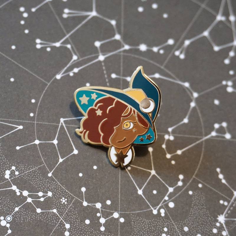 Die Sternhexe | Hexenästhetik Hard Emaille Pin Galaxie & Magie Thema Die Sternhexe | Hexenästhetik Hard Emaille Pin Galaxie & Magie Thema von AtelierPersephone