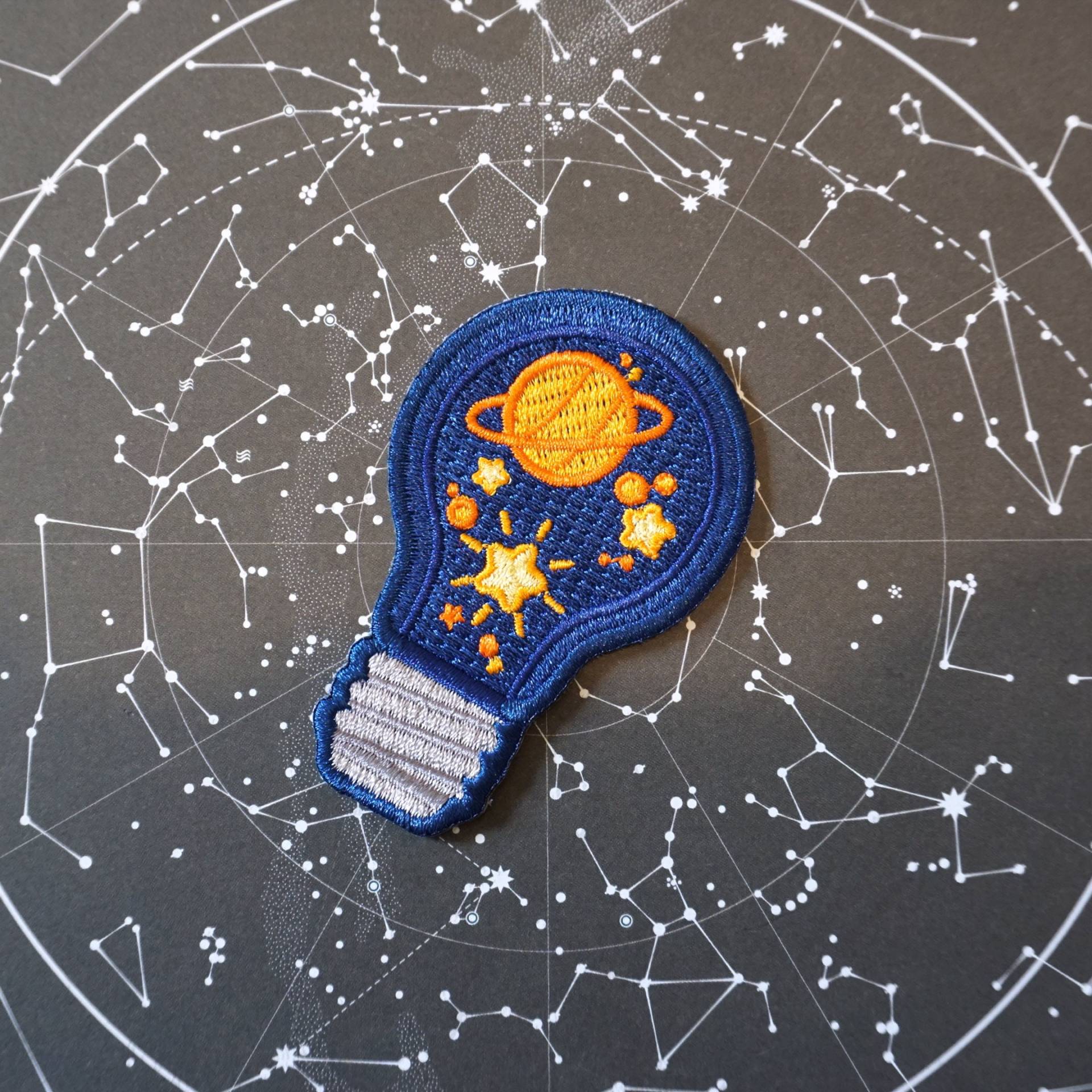 Stern Glühbirne | Stickerei Aufnäher Galaxie Thema Kleidungsdesign Stern Glühbirne | Stickerei Aufnäher Galaxie Thema Kleidungsdesign von AtelierPersephone