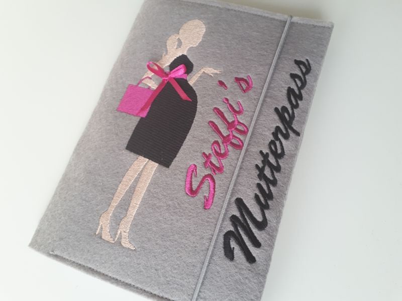 Luxus Mutterpasshülle Filz "Wunschname" + Extras Luxus Mutterpasshülle Filz "Wunschname" + Extras von AtelierPetscha
