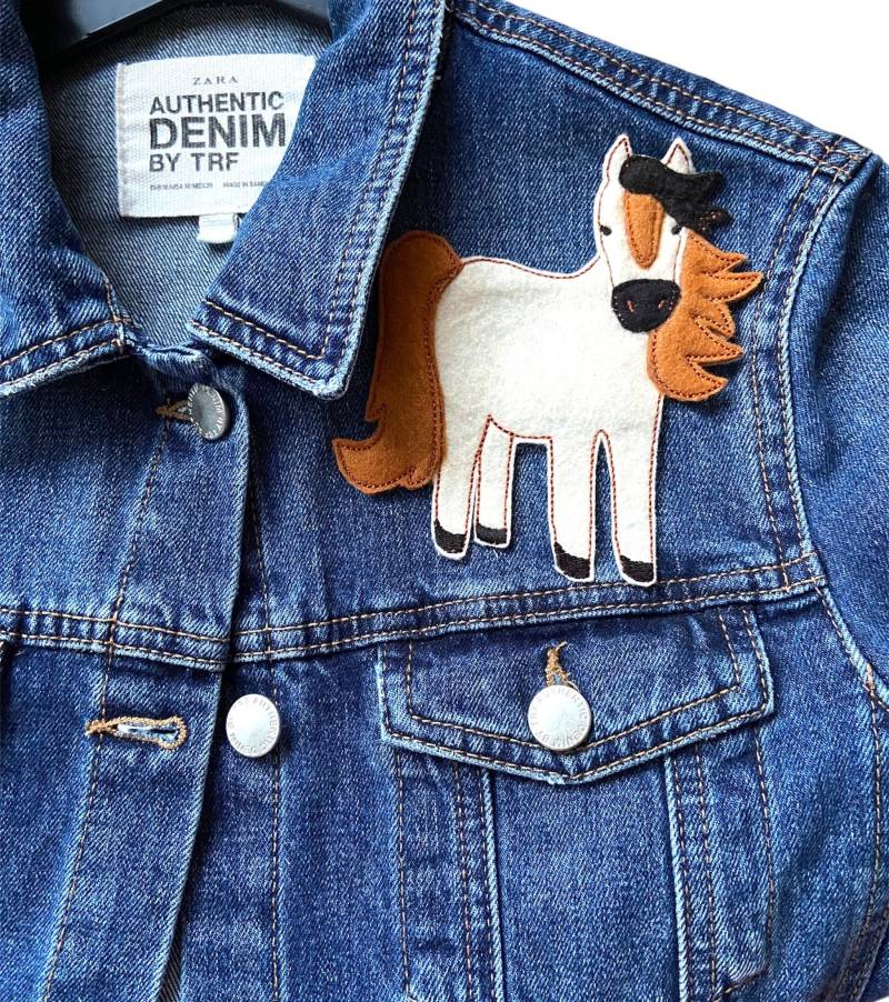 Filz Gesticktes Pferd Patch, Handgemachte Gestickte Applikation, Weißes Tier Denim Aufnäher Aufnäher, Diy Applikation Filz Gesticktes Pferd Patch, Handgemachte Gestickte Applikation, Weißes Tier Denim Aufnäher Aufnäher, Diy Applikation von AtelierRSembroidery