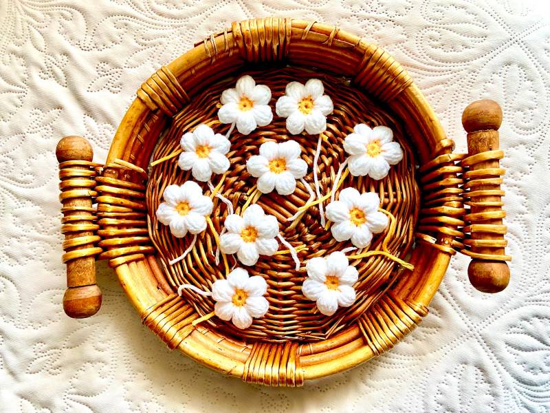 Gehäkelte Weiße Blumen von AtelierRSembroidery