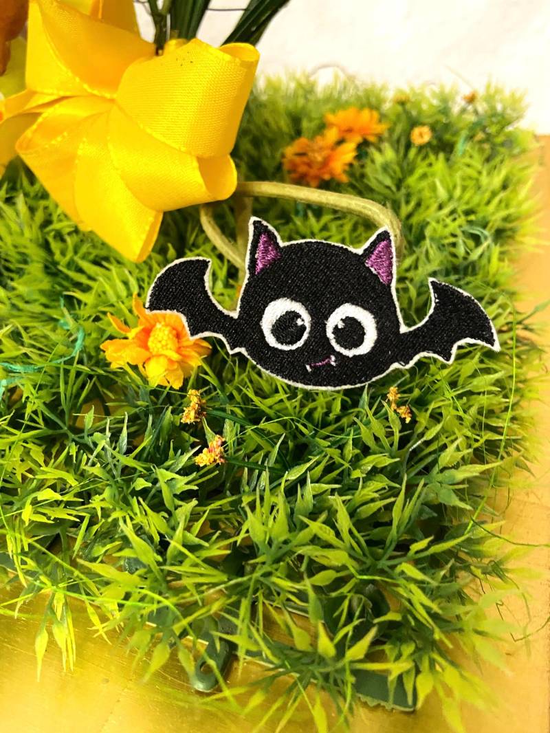 Winzige Schwarze Fledermaus Patch Lustiges Tier Abzeichen Dekorative Diy Stickerei Gestickte Applikation Geschenk Winzige Schwarze Fledermaus Patch Lustiges Tier Abzeichen Dekorative Diy Stickerei Gestickte Applikation Geschenk von AtelierRSembroidery