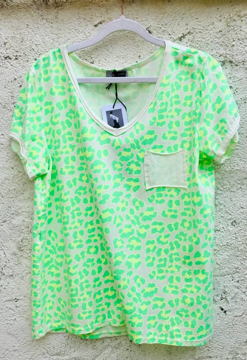 Animal Print Shirt Neongrün von AtelierRosita