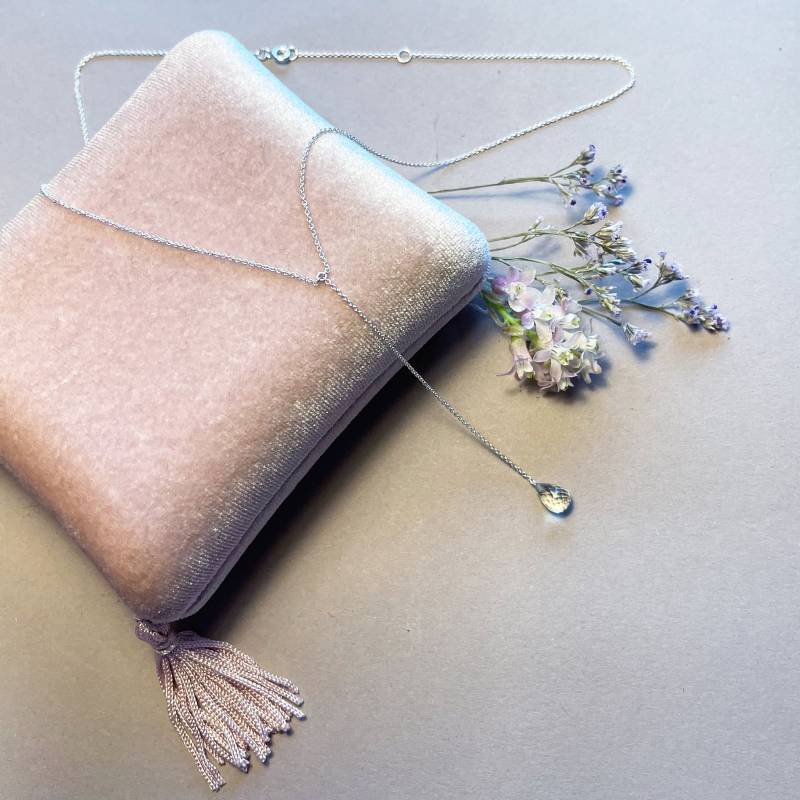 Feine Halskette Mit Prasiolith // Y-Halskette Grünem Edelstein Tropfen Handgemacht Aus 925 Silber von AtelierSanchez