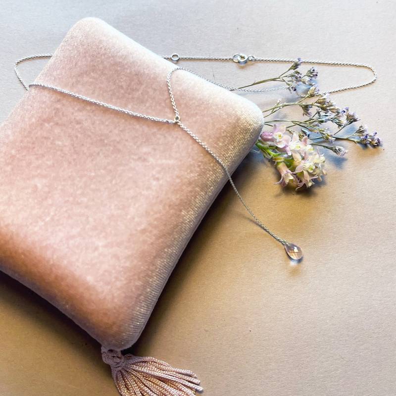 Feine Halskette Mit Rosenquarz // Y-Halskette Rosa Edelstein Tropfen Handgemacht Aus 925 Silber von AtelierSanchez