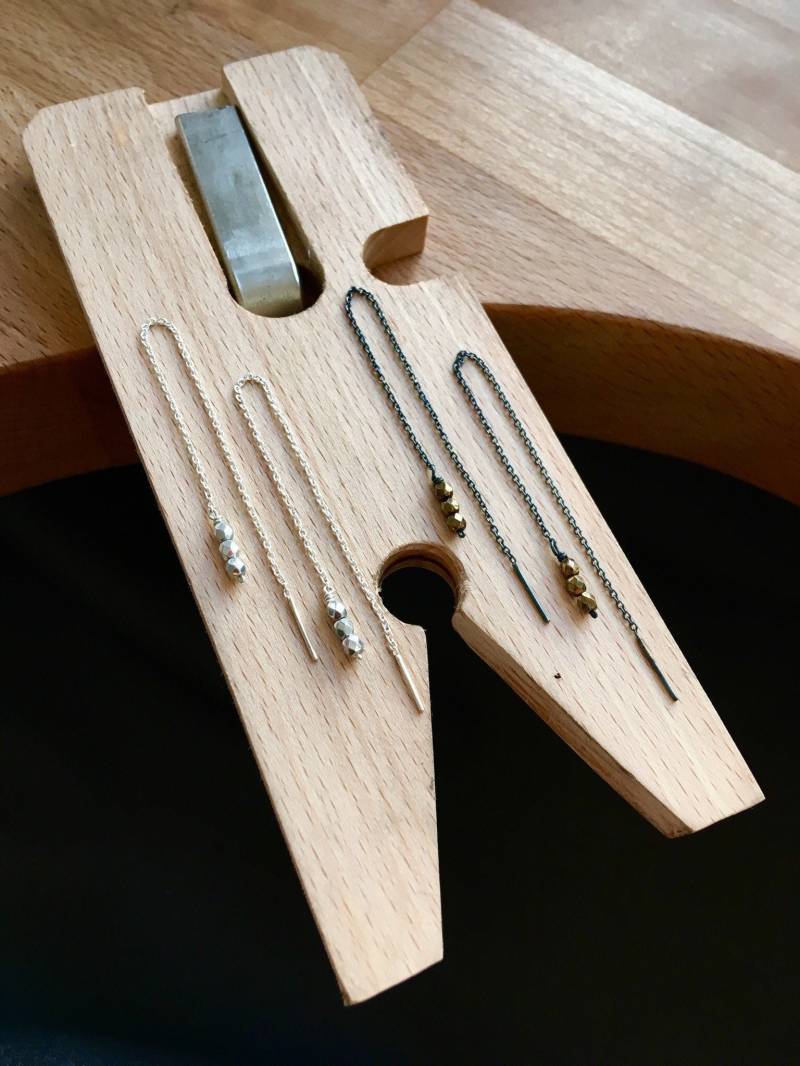 Glitzer Fädelohrringe Aus 925 Silber // Handgemachte Durchzieh-Ohrringe Mit Funkelnden Perlen von AtelierSanchez