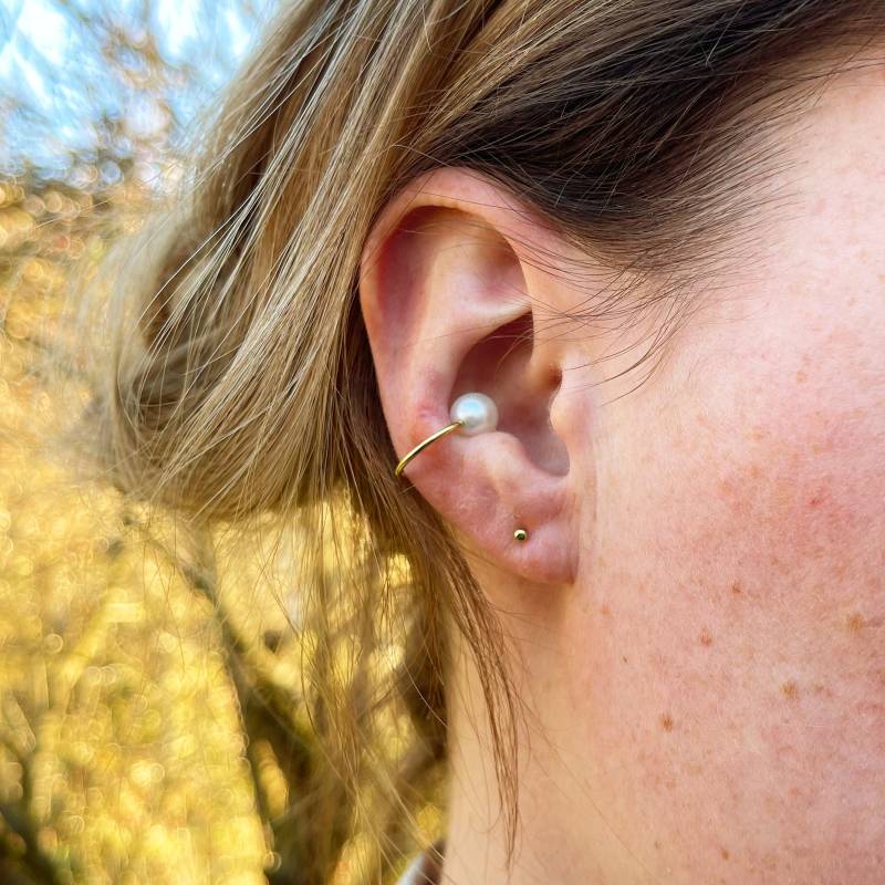 Statement Ear Cuff // Handgemachter Mit Perle | Gold Plattiertes Sterling Silver Statement Ear Cuff // Handgemachter Mit Perle | Gold Plattiertes Sterling Silver von AtelierSanchez