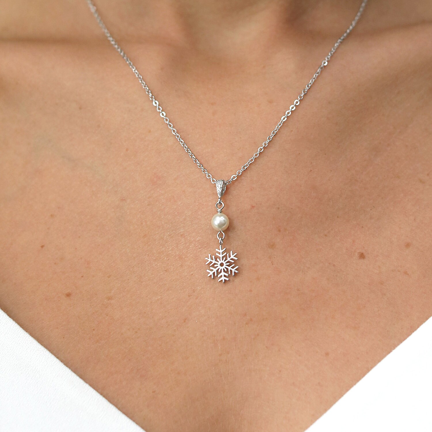 Verheiratete Halskette, Halskette Snow Star | Schneeflocke Zarte Stern Weihnachten Hochzeit von AtelierSarahAime