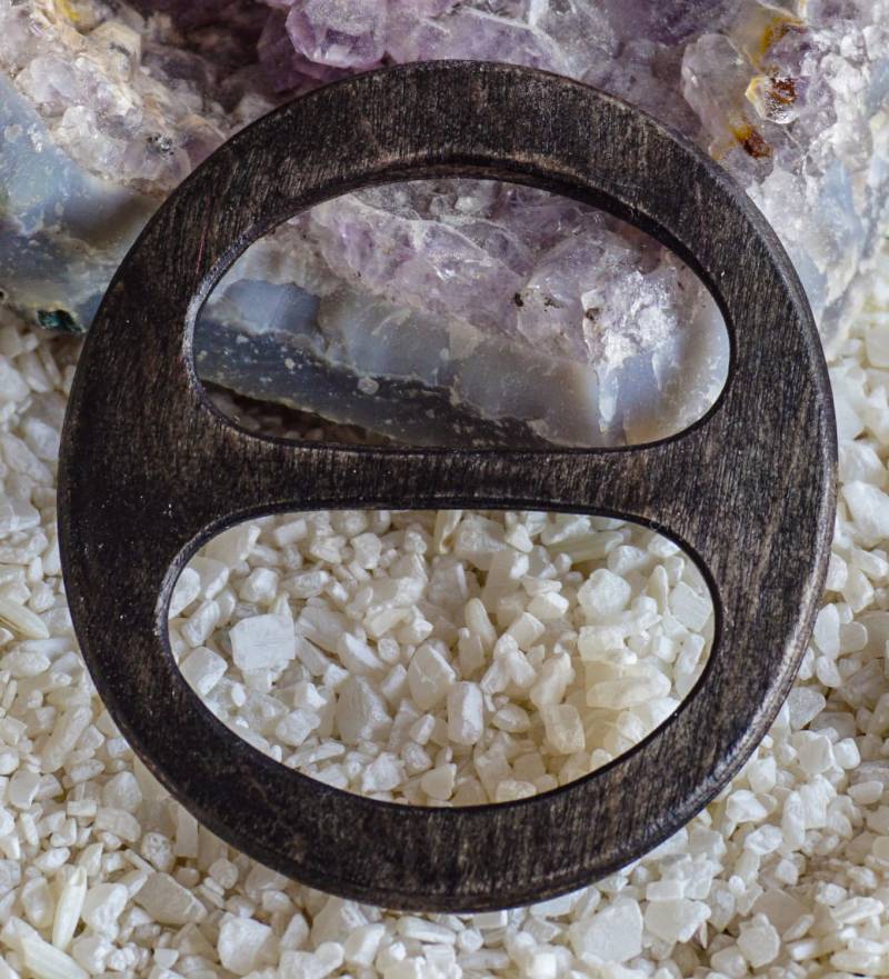 Schalring Aus Holz, Größe L, Ideal Für Leichte Und Schwerere Tücher Schals, Sehr Formschön Stabil von AtelierSinger