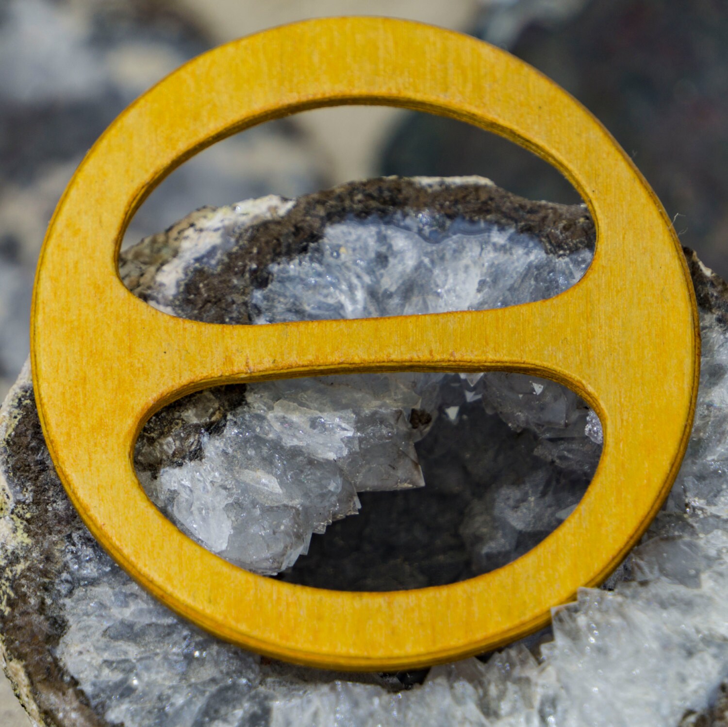 Schalring Aus Holz, Größe M, Ideal Für Leichte Und Schwerere Tücher Schals, Sehr Formschön Stabil von AtelierSinger