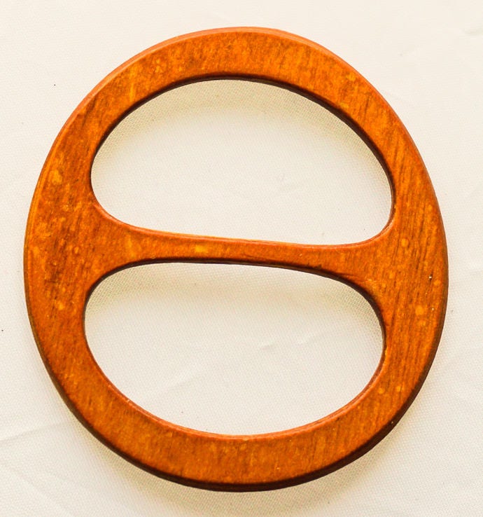 Schalring Aus Holz, Größe M, Ideal Für Leichte Und Schwerere Tücher Schals, Sehr Formschön Stabil von AtelierSinger