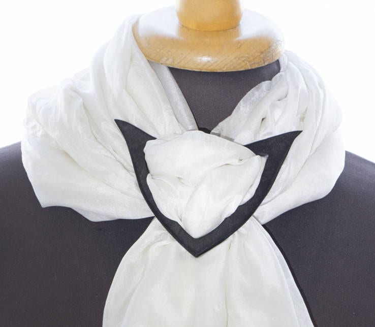 Schalring Aus Holz, Ideal Für Leichte Und Schwerere Tücher Schals, Sehr Formschön Stabil von AtelierSinger